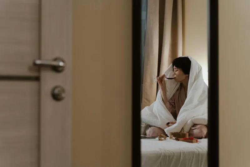 That Nightcap Might Help You Fall Asleep — But Your Brain Has Other Plans for the Rest of the Night